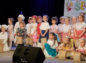 Udział dzieci z grupy Buziaków i Figielków w I Festiwalu Twórczości Dziecięcej Niedorosłe Piosenki
